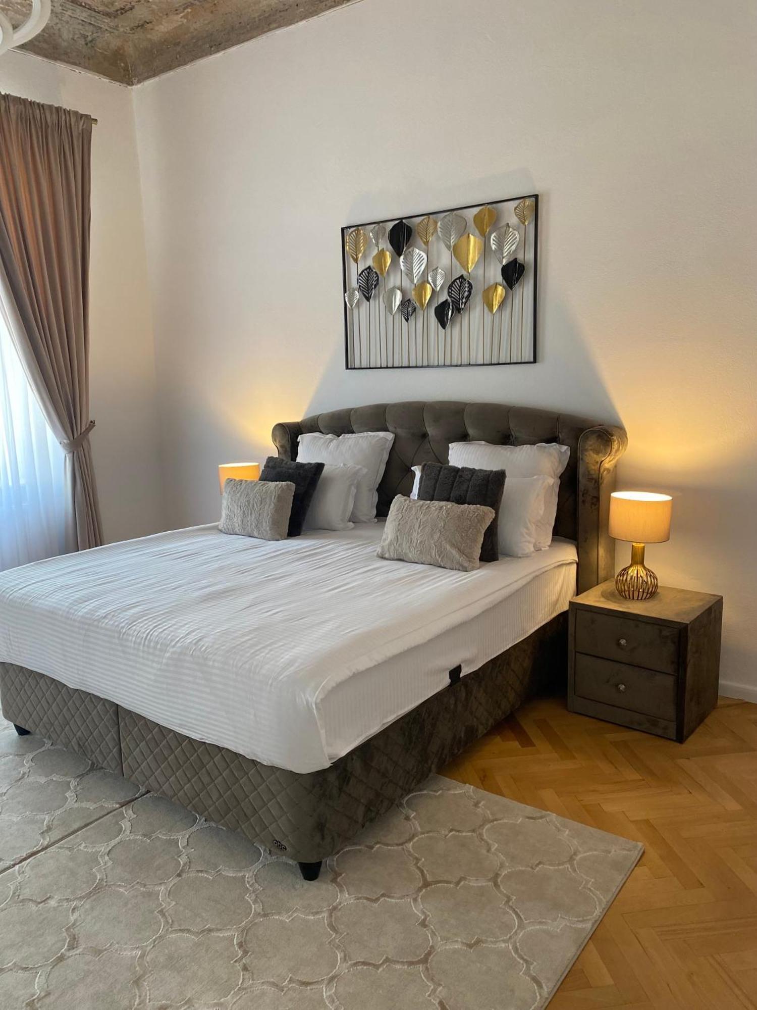 Schiller Rooms Sibiu Buitenkant foto