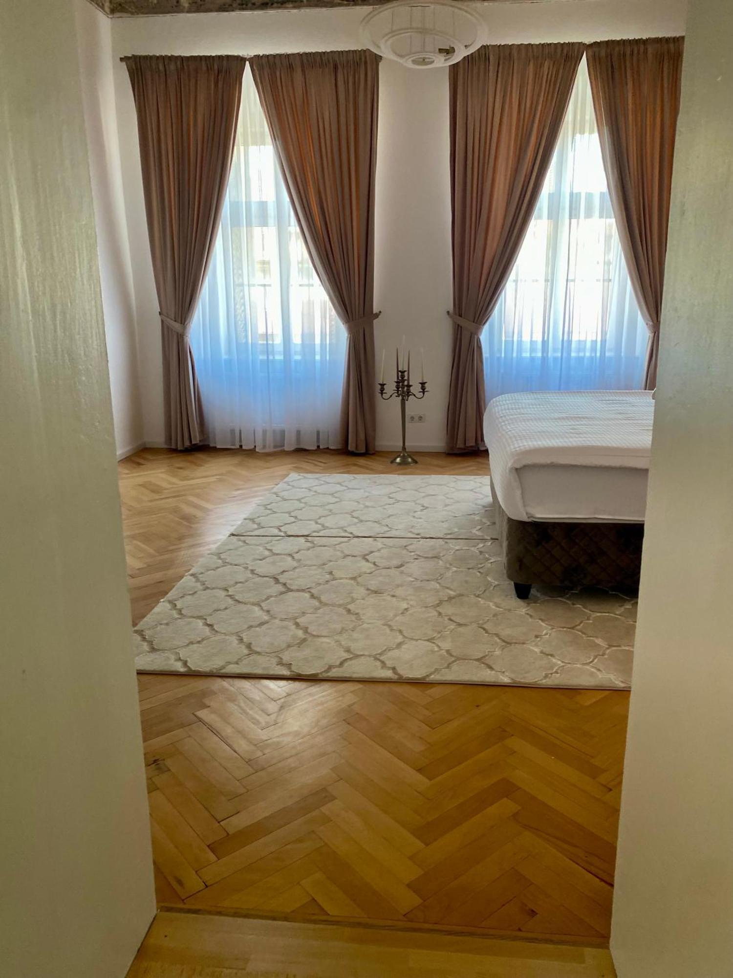 Schiller Rooms Sibiu Buitenkant foto